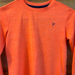 Old Navy Active Go-Dry Boys Bright Orange Top, Size Small 6/7)